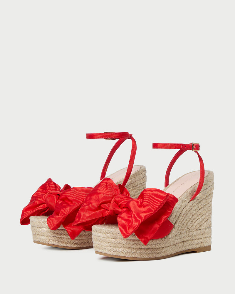 Color: Red/Natural