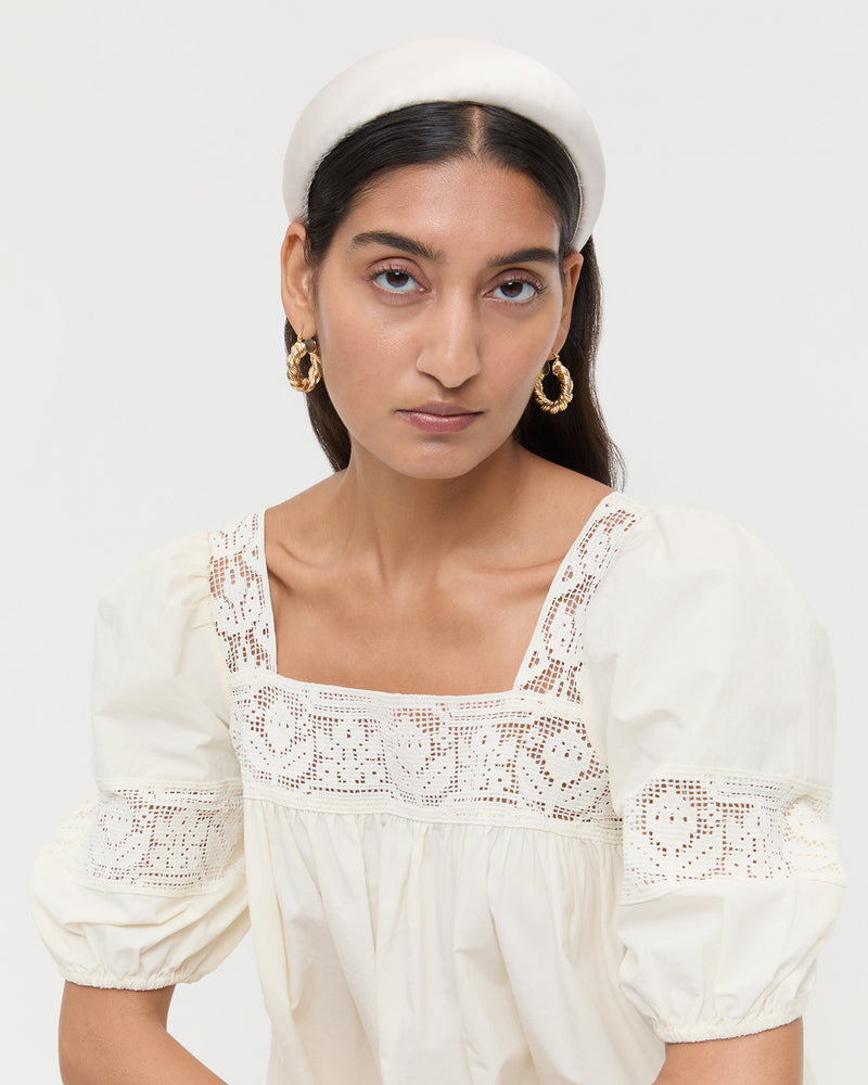 Color: Cream