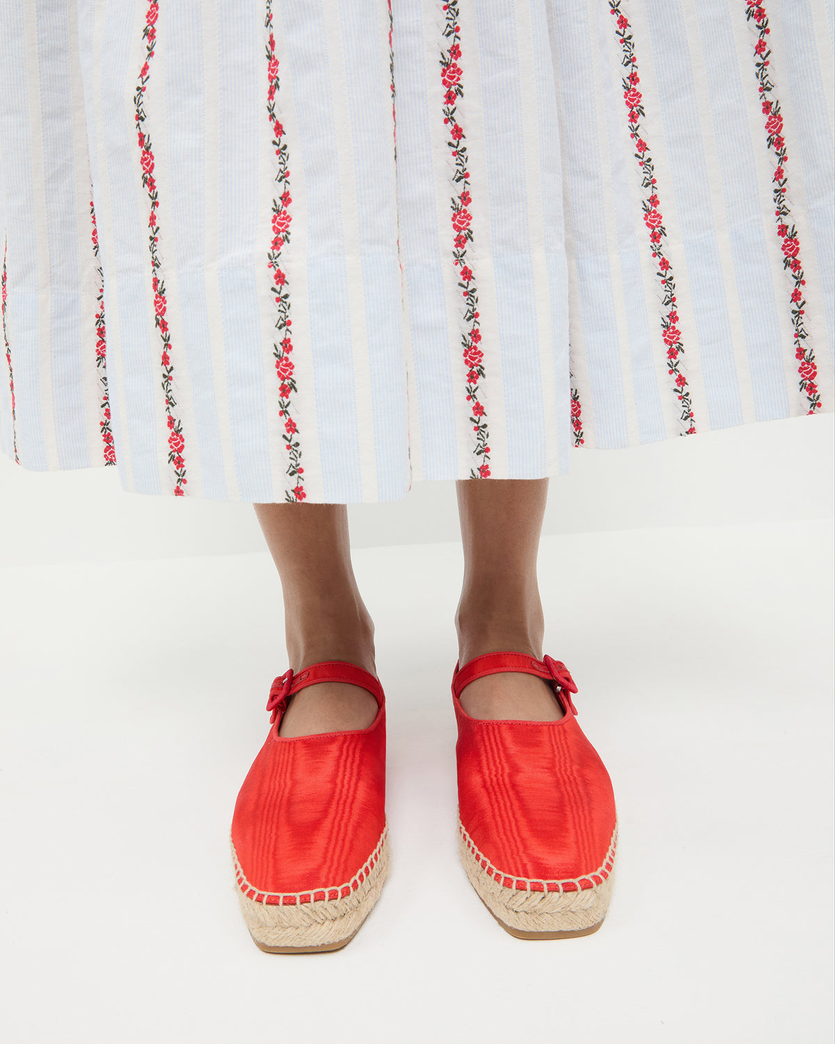 Color: Red