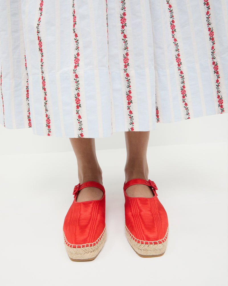 Color: Red