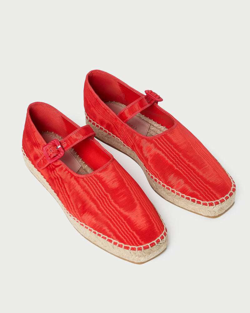 Color: Red