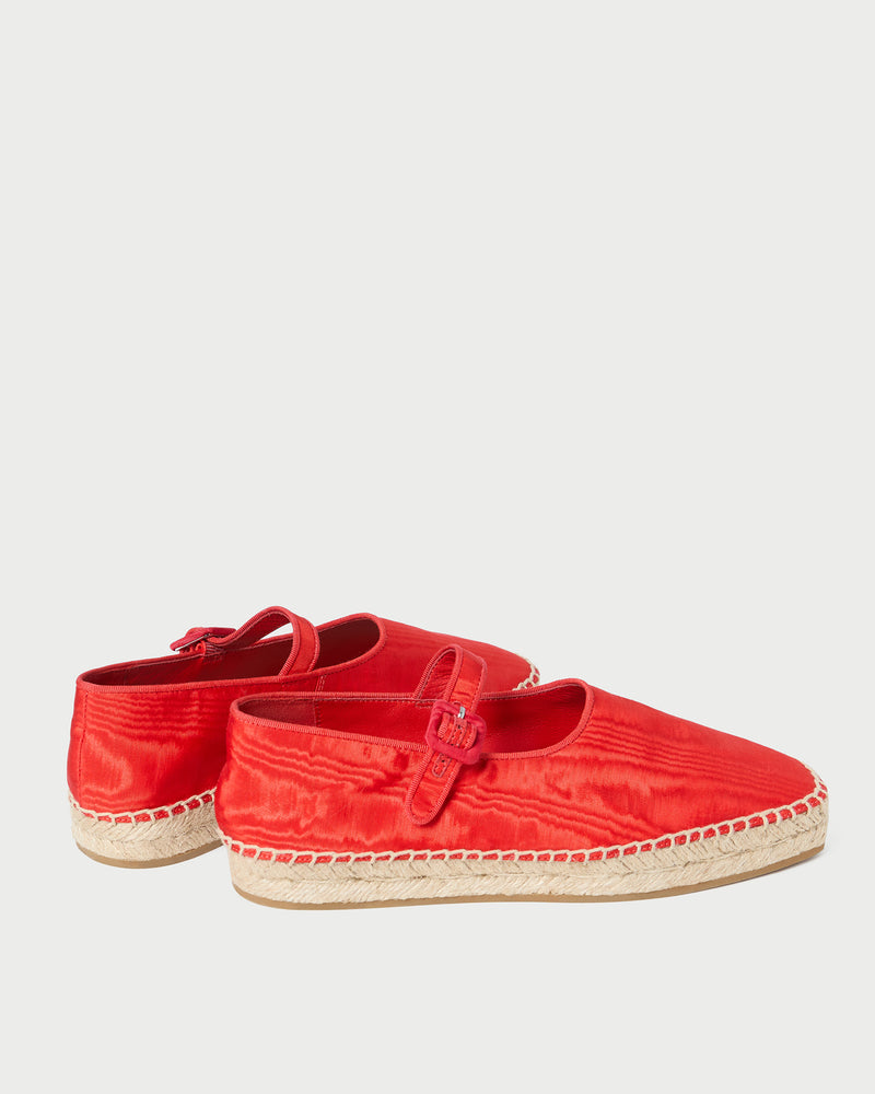 Color: Red