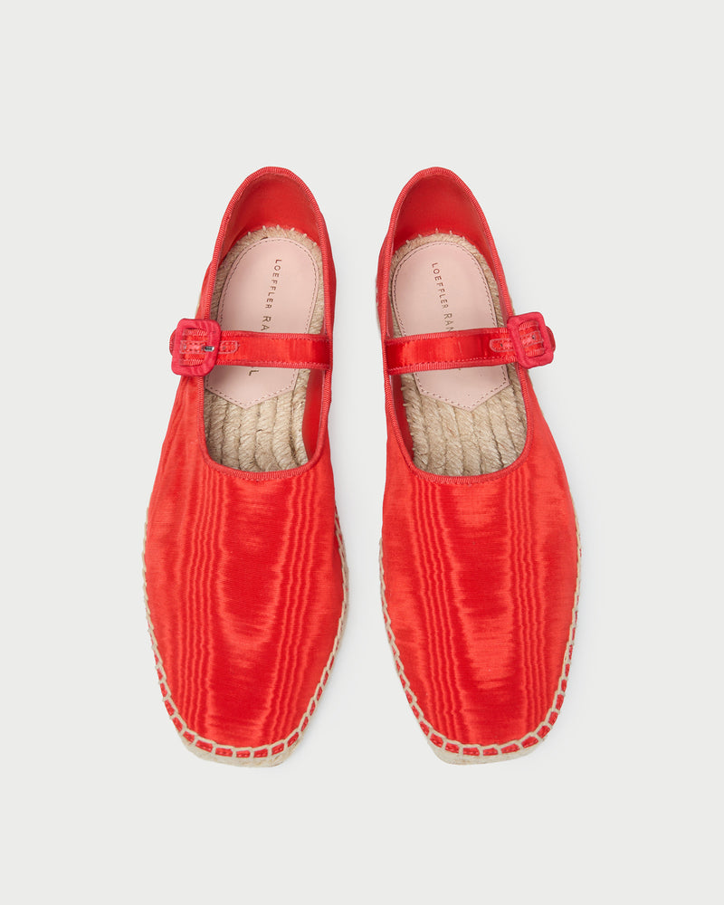 Color: Red