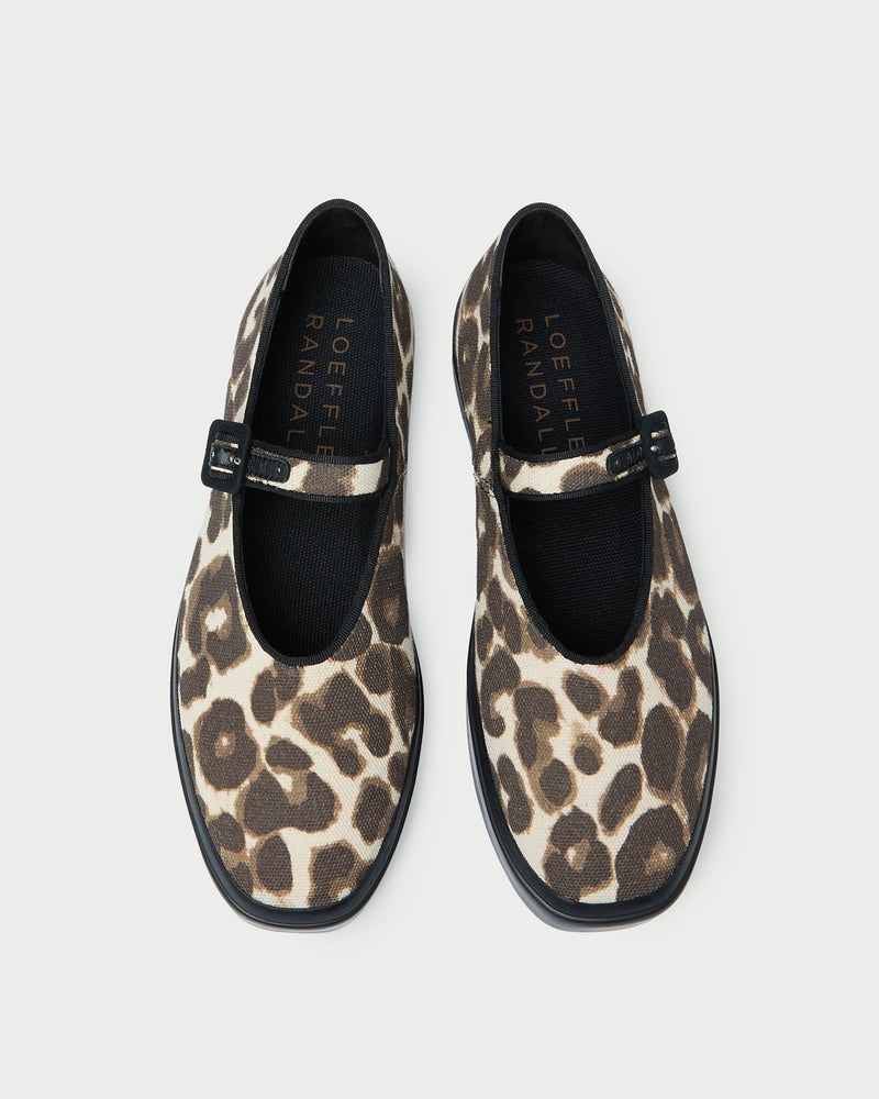 Color: Leopard