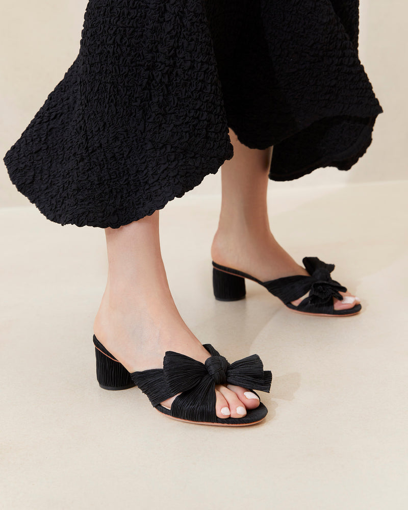 Color: Black