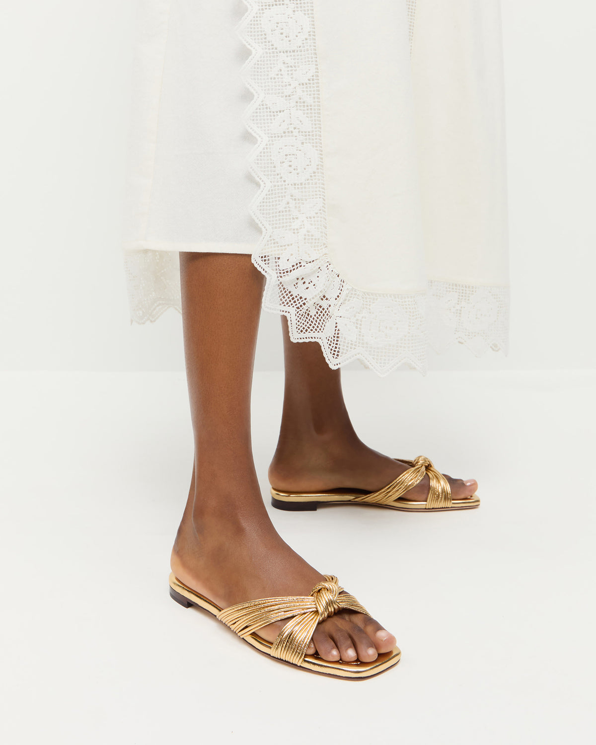 Color: Champagne