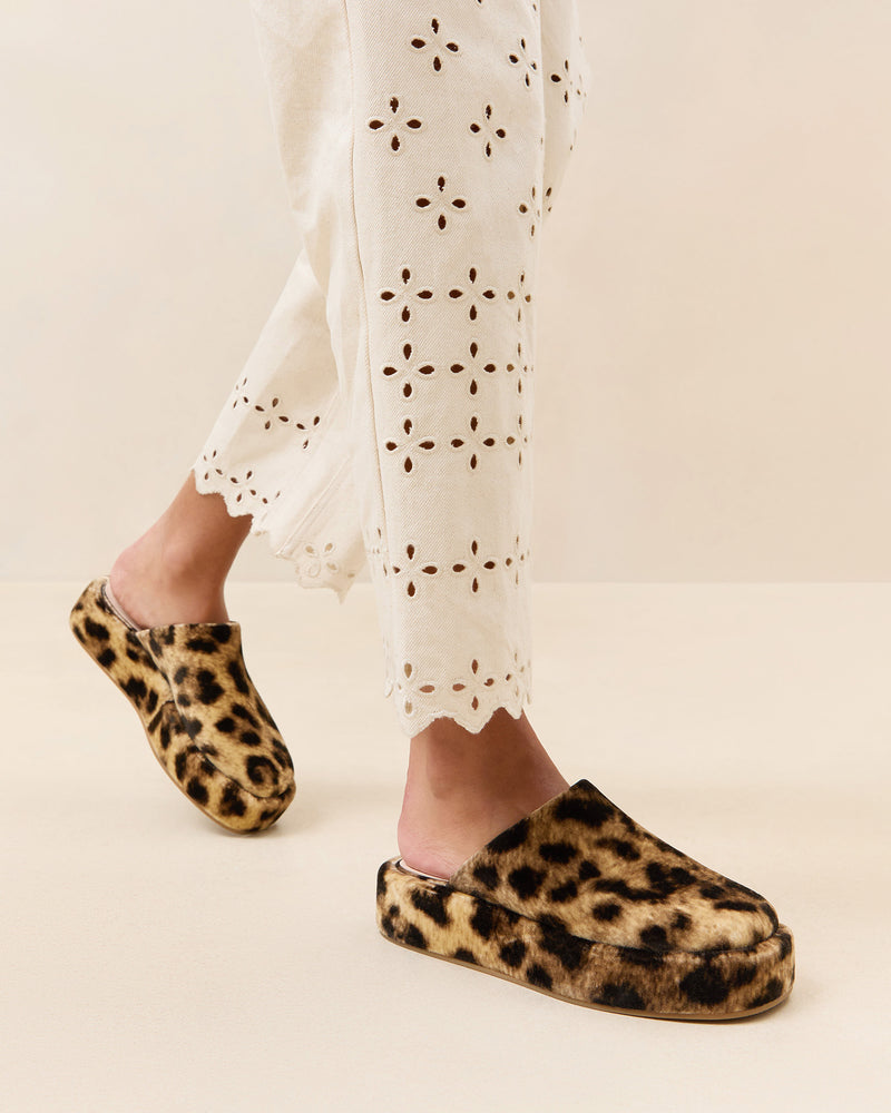 Color: Leopard