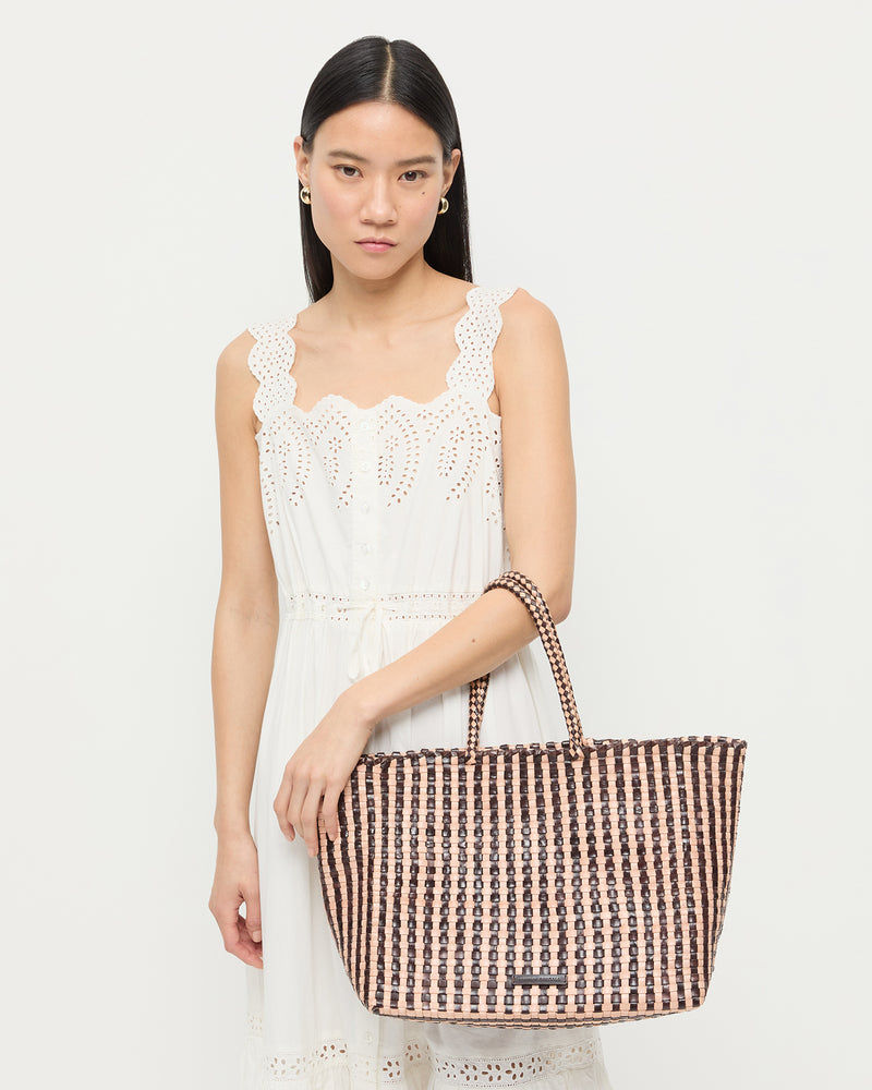 Color: Chocolate/Desert Sand