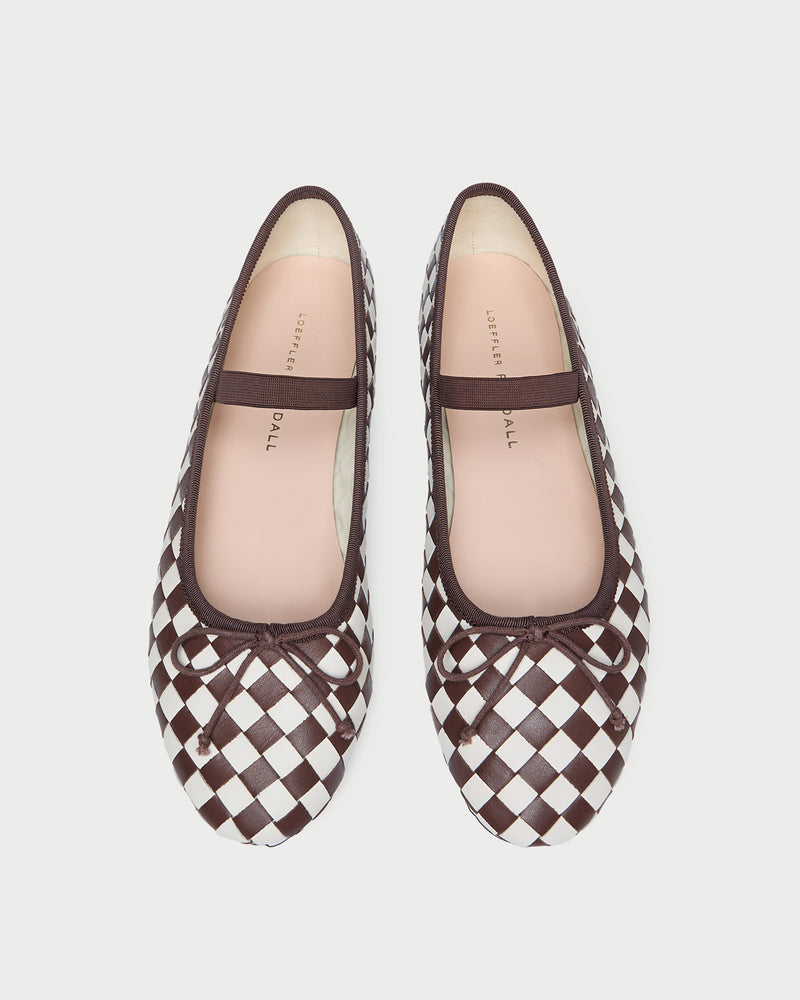 Color: Chocolate/Cream