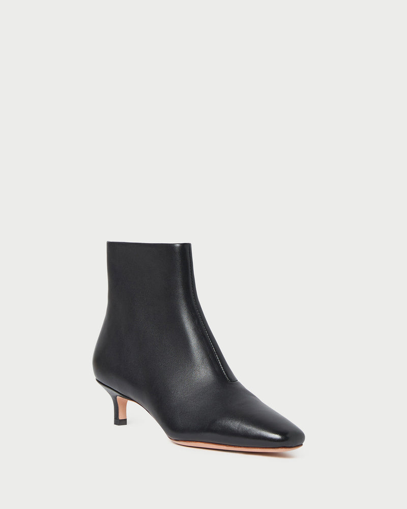 Color: Black Leather