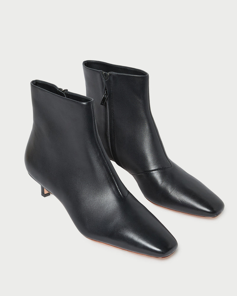 Color: Black Leather