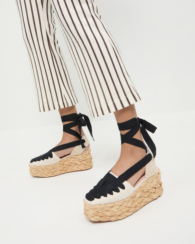 Color: Natural/Black