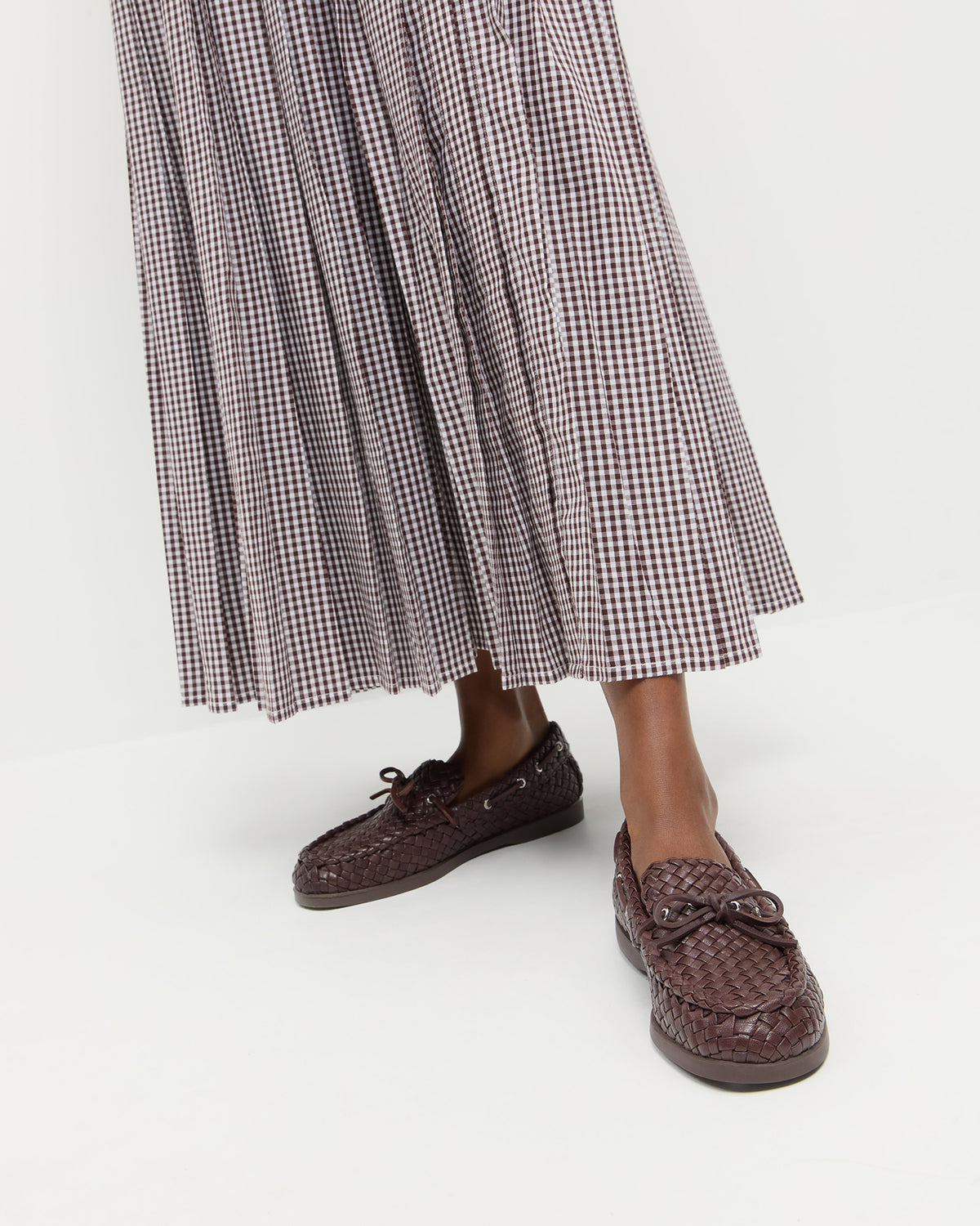 Color: Espresso