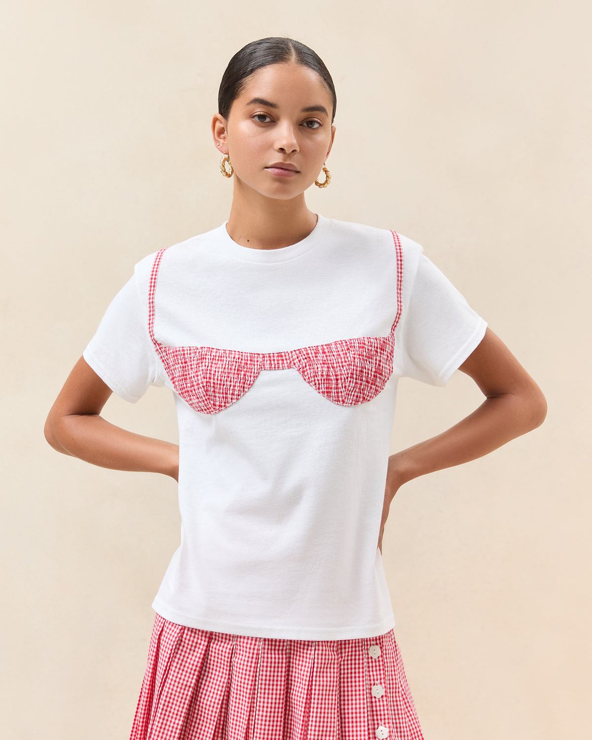 Color: White/Red Gingham