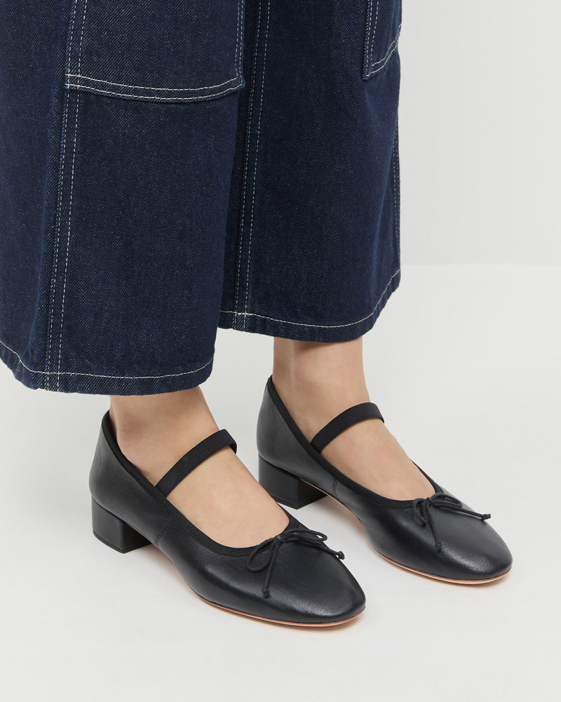 Color: Black