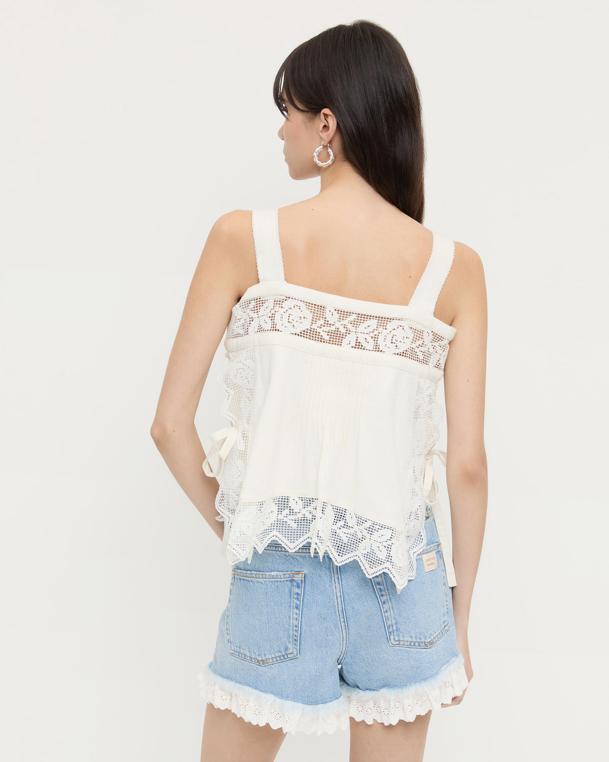 Color: White