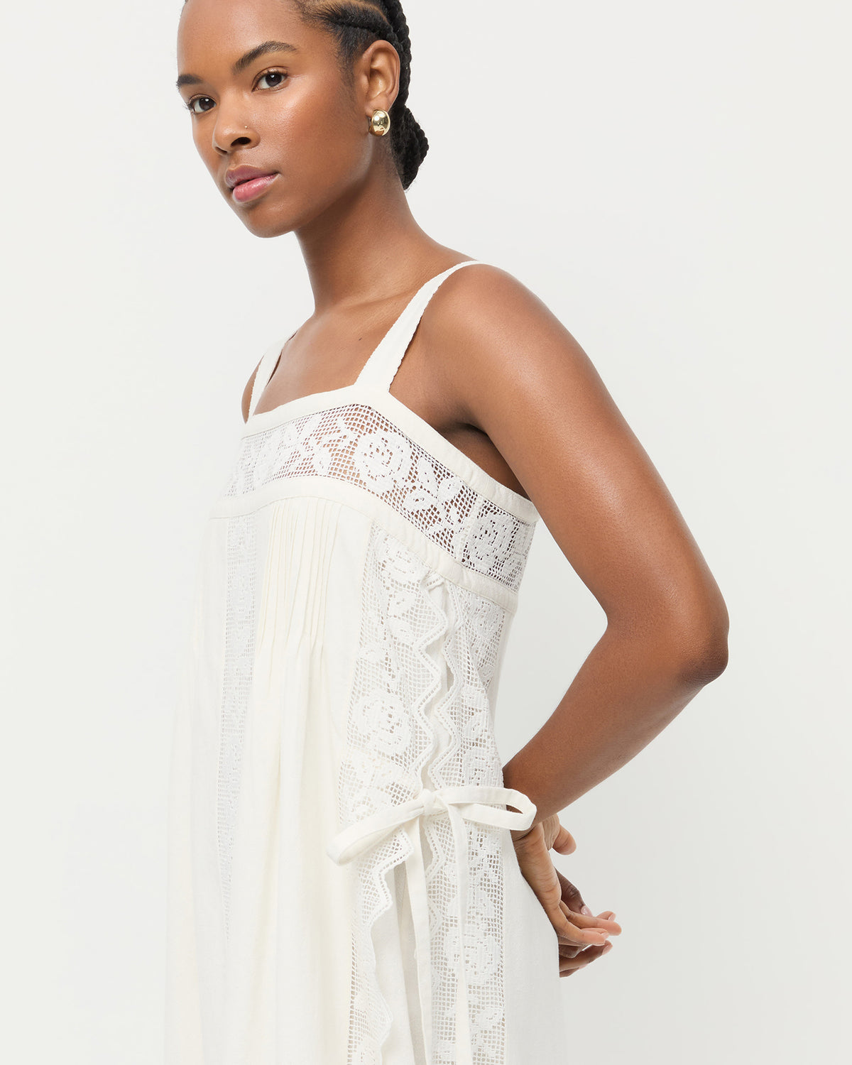 Color: White