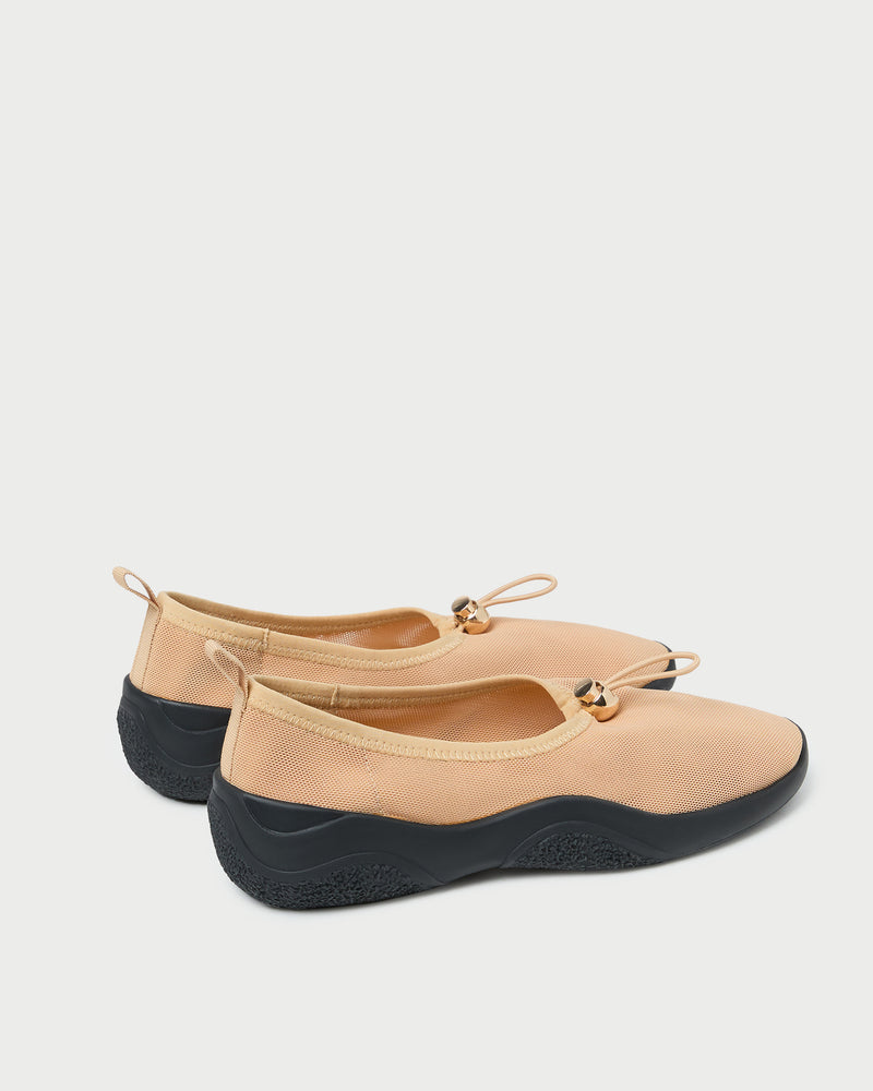 Color: Caramel/Black