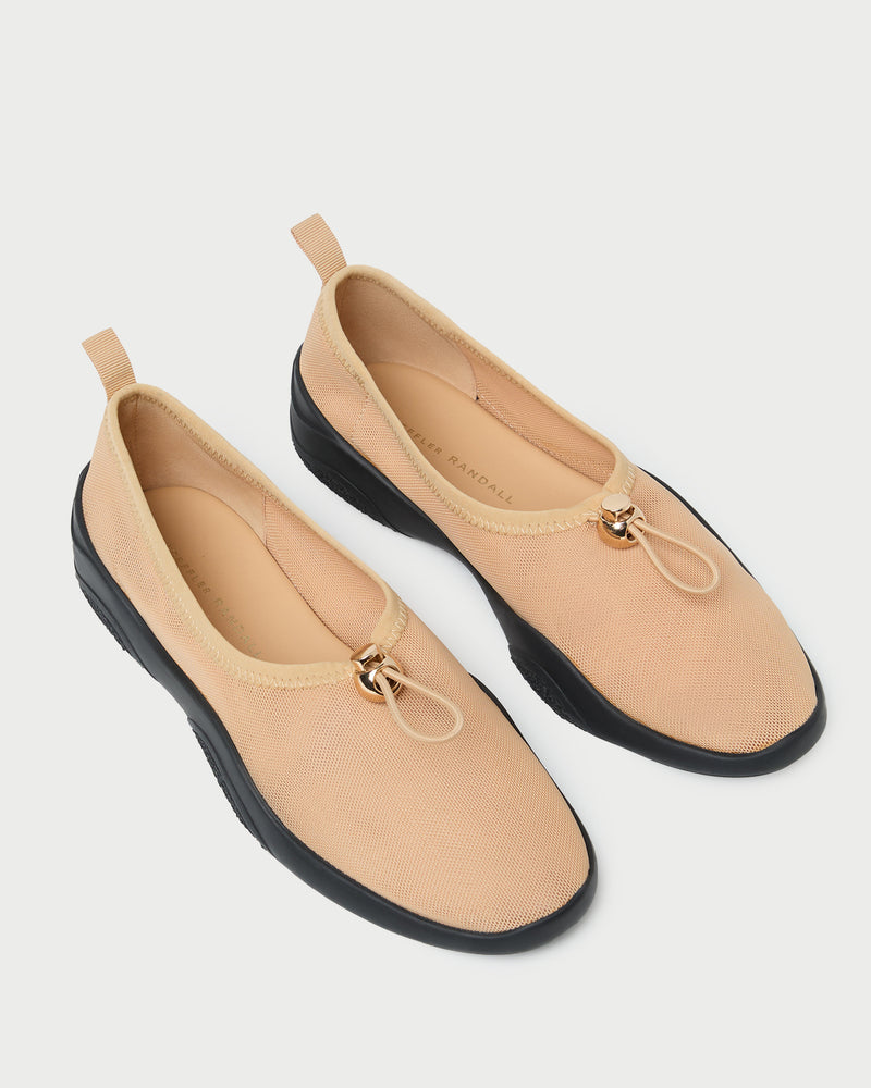 Color: Caramel/Black