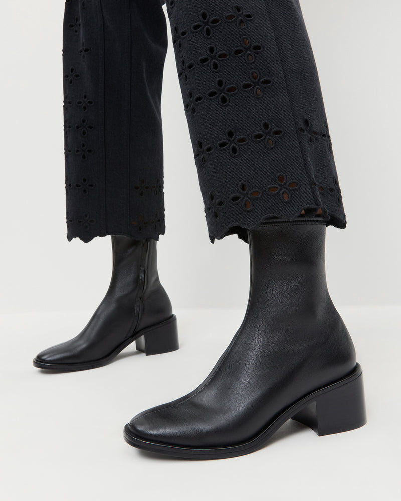 Color: Black