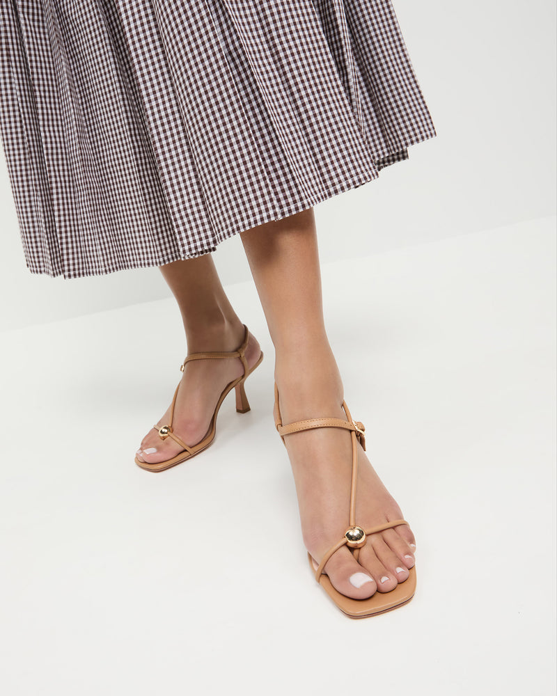 Color: Dune