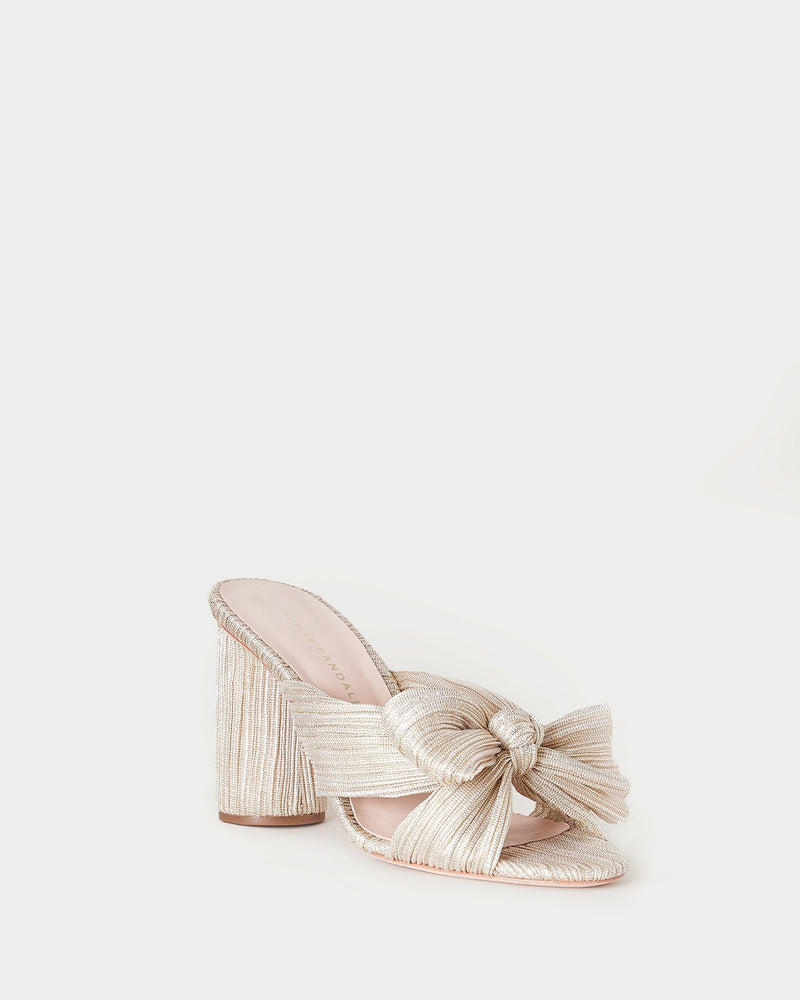 Color: Platinum