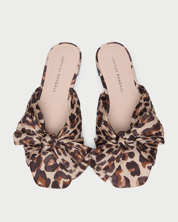 Color: Leopard