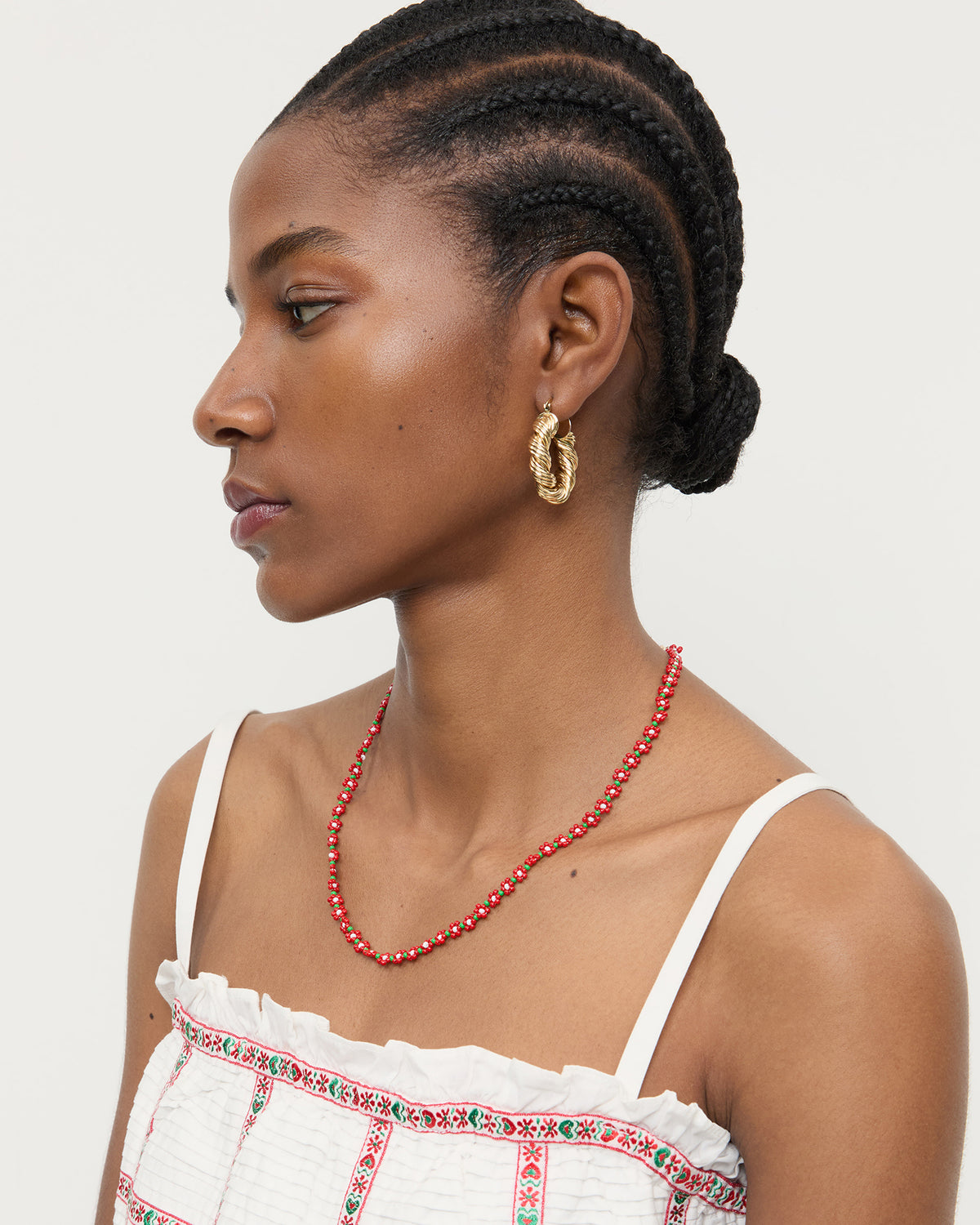 Color: Red/White