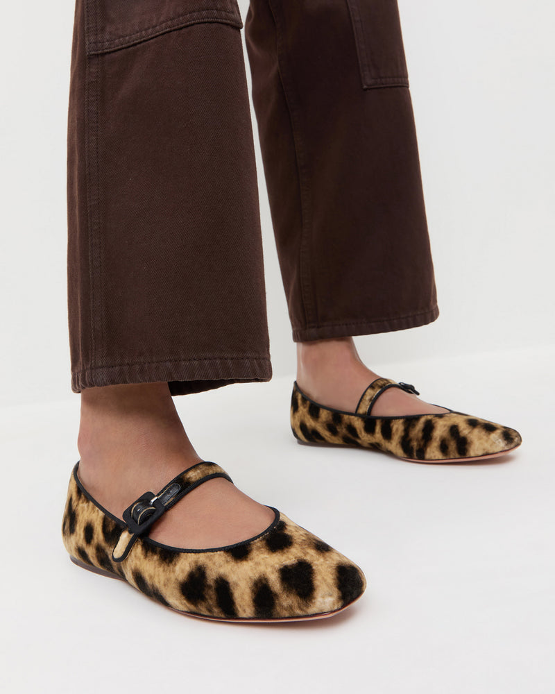 Color: Leopard
