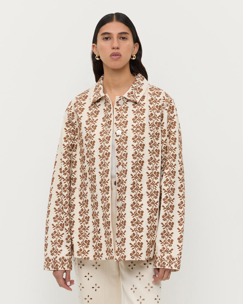 Color: Cream/Brown