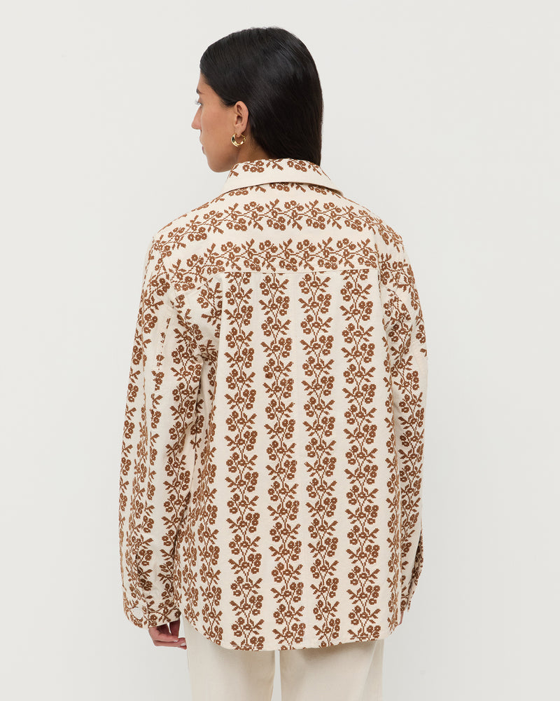 Color: Cream/Brown