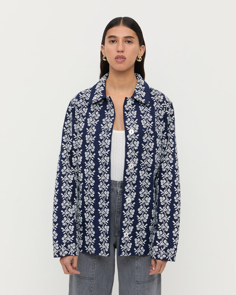Color: Navy/Cream