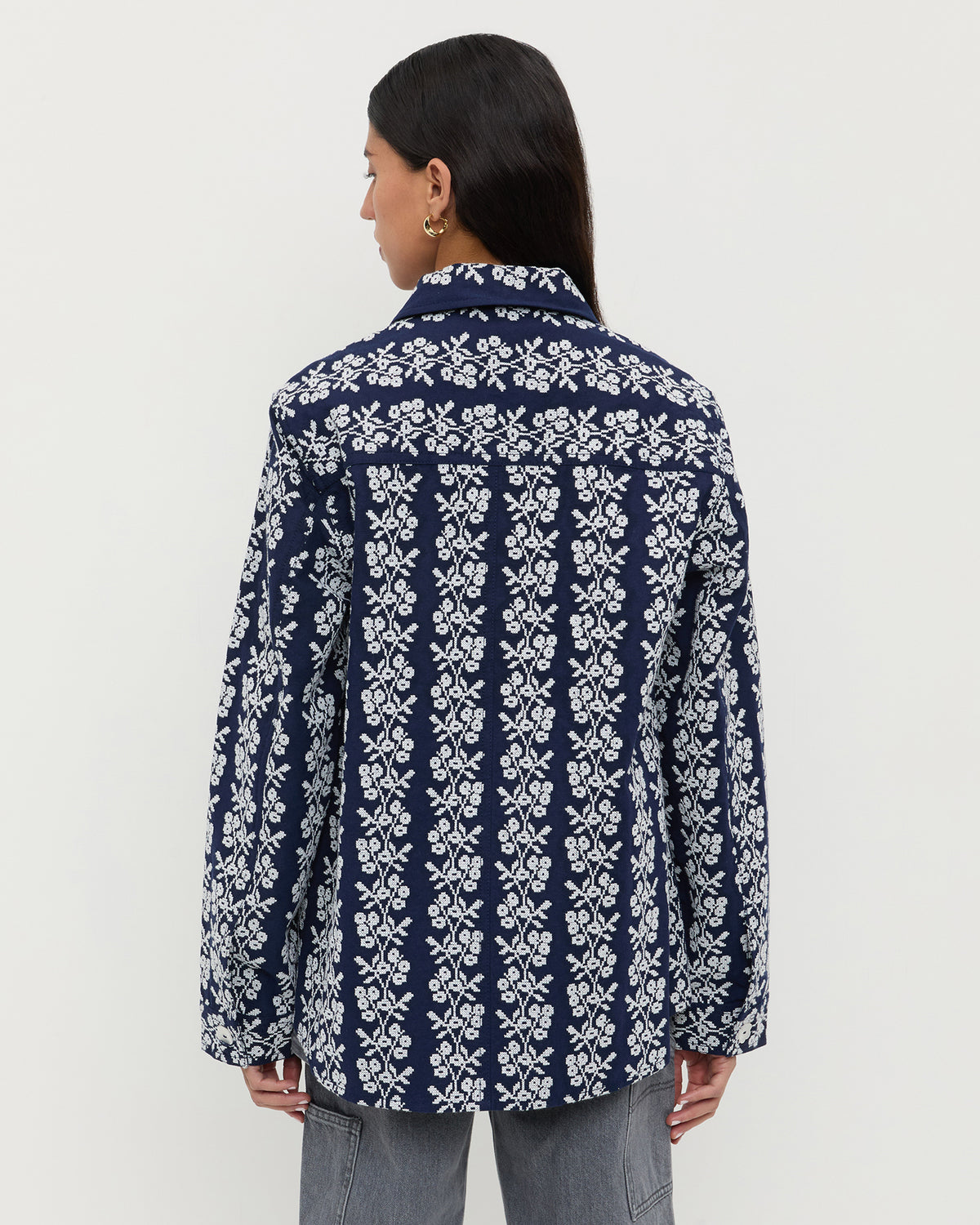 Color: Navy/Cream