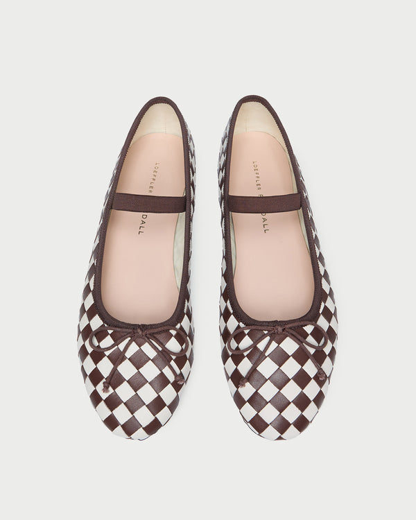 Color: Chocolate/Cream