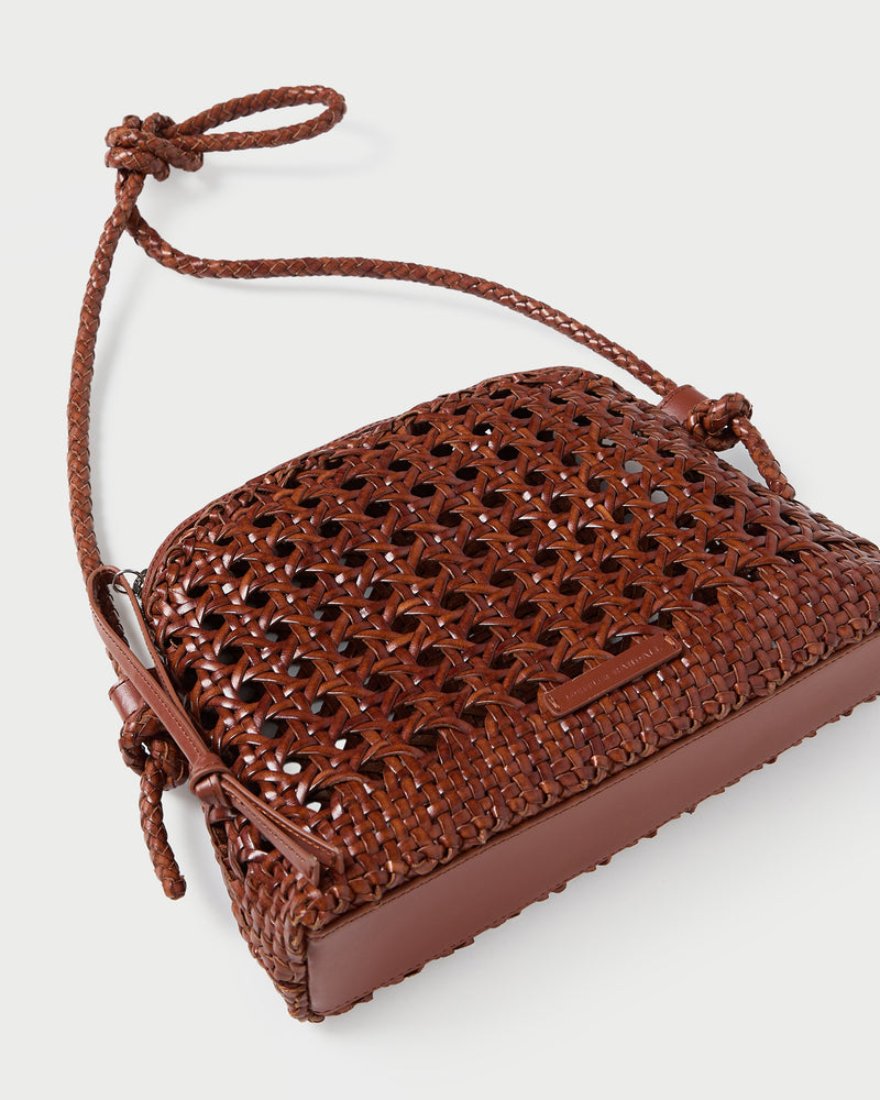 Color: Saddle