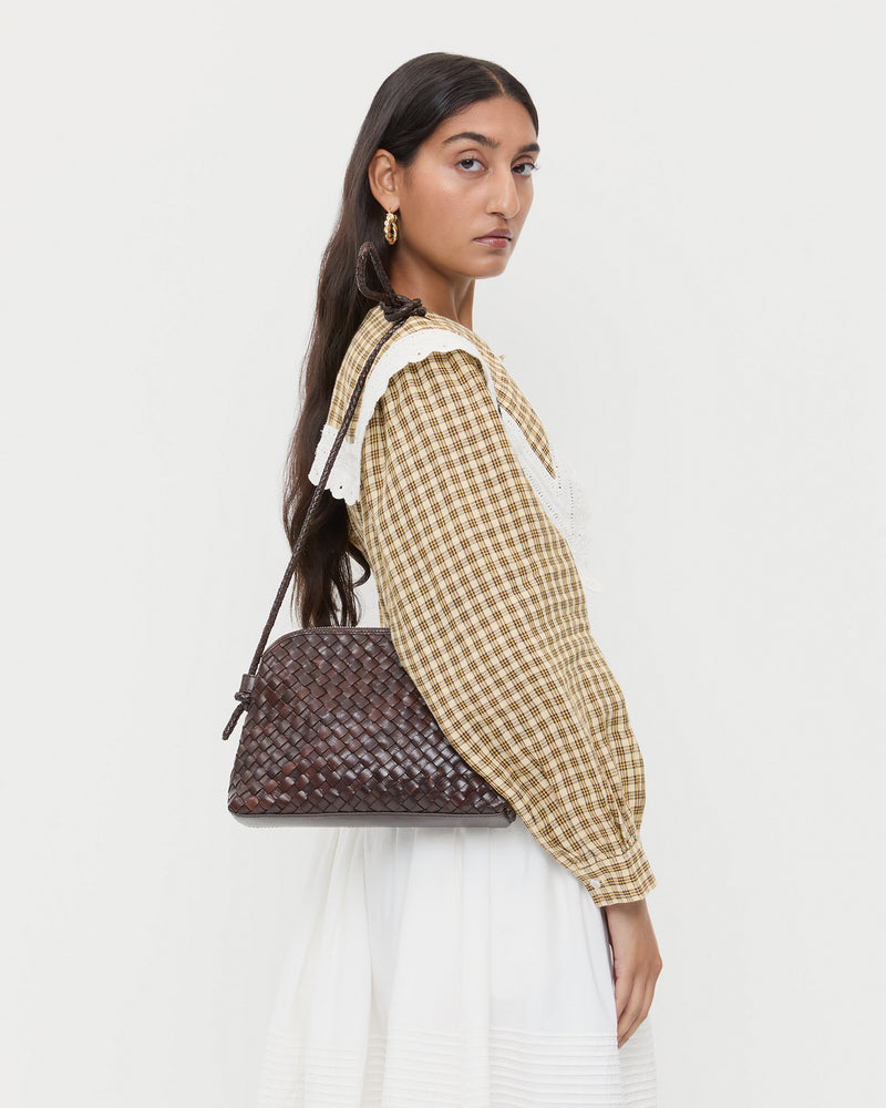 Color: Chocolate