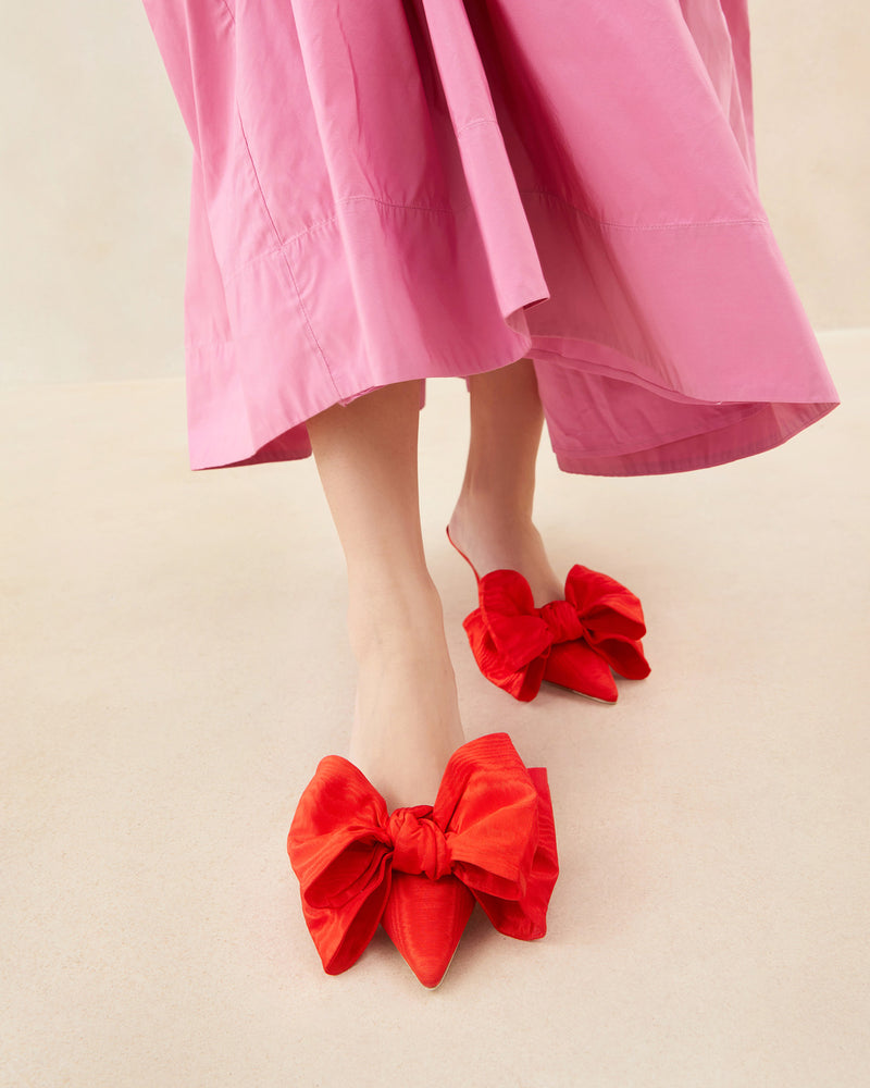 Color: Red