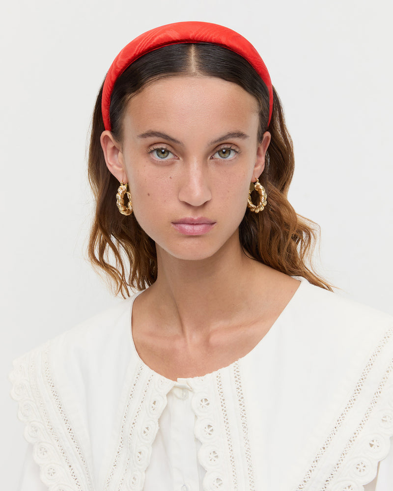 Color: Red