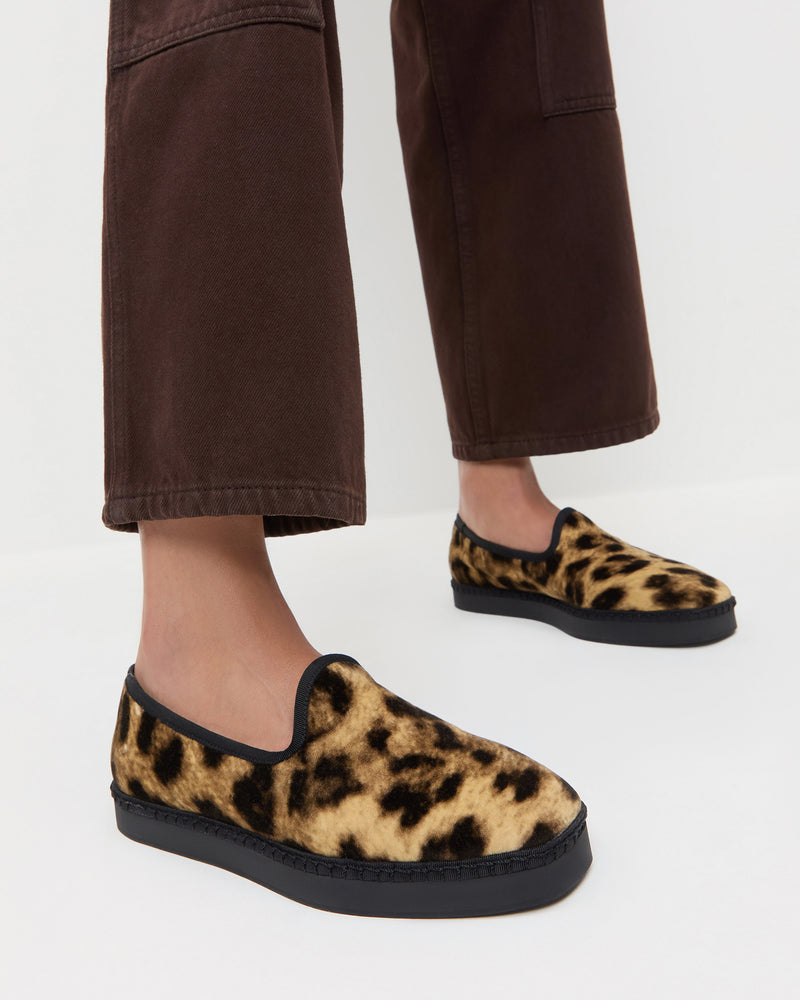 Color: Leopard