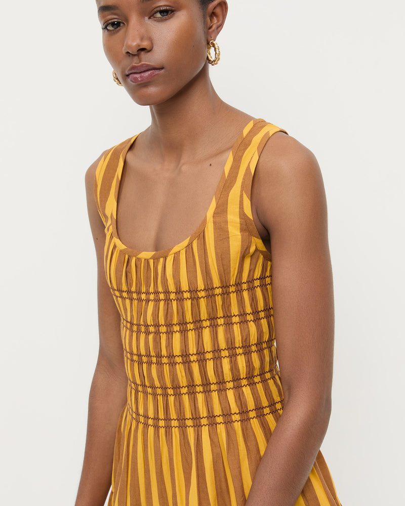 Color: Brown/Butter
