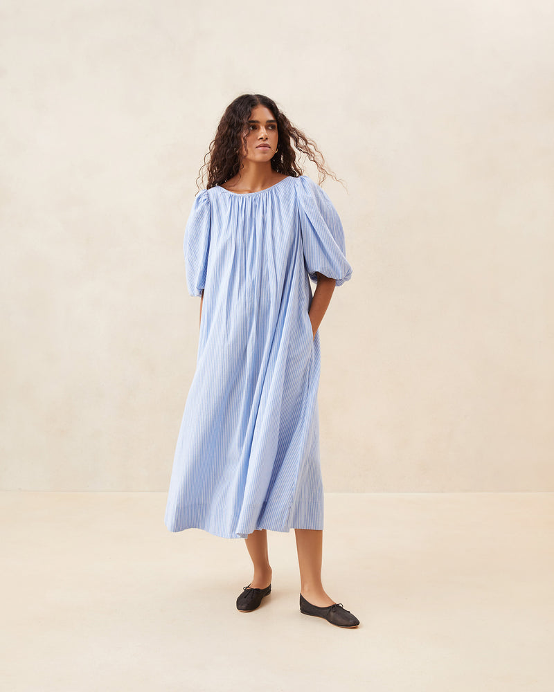 Color: Blue/Cream Stripe