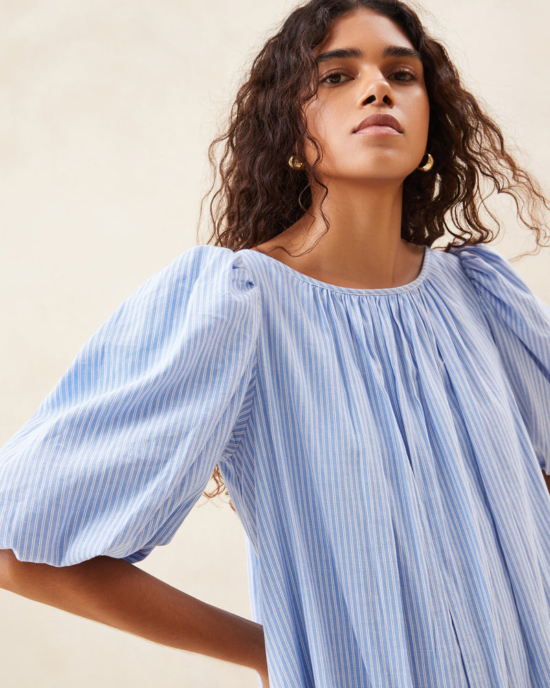 Color: Blue/Cream Stripe