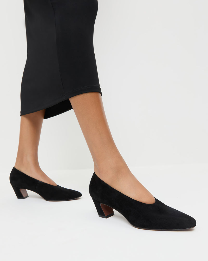 Neive Black Suede Low Pump in black suede and Suki Dress in black jersey fabric.