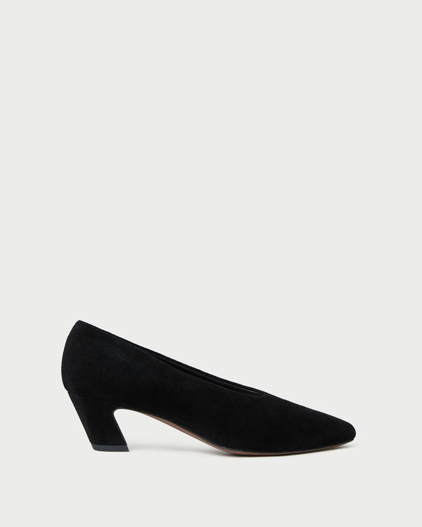 Neive Black Suede Low Pump in black suede.