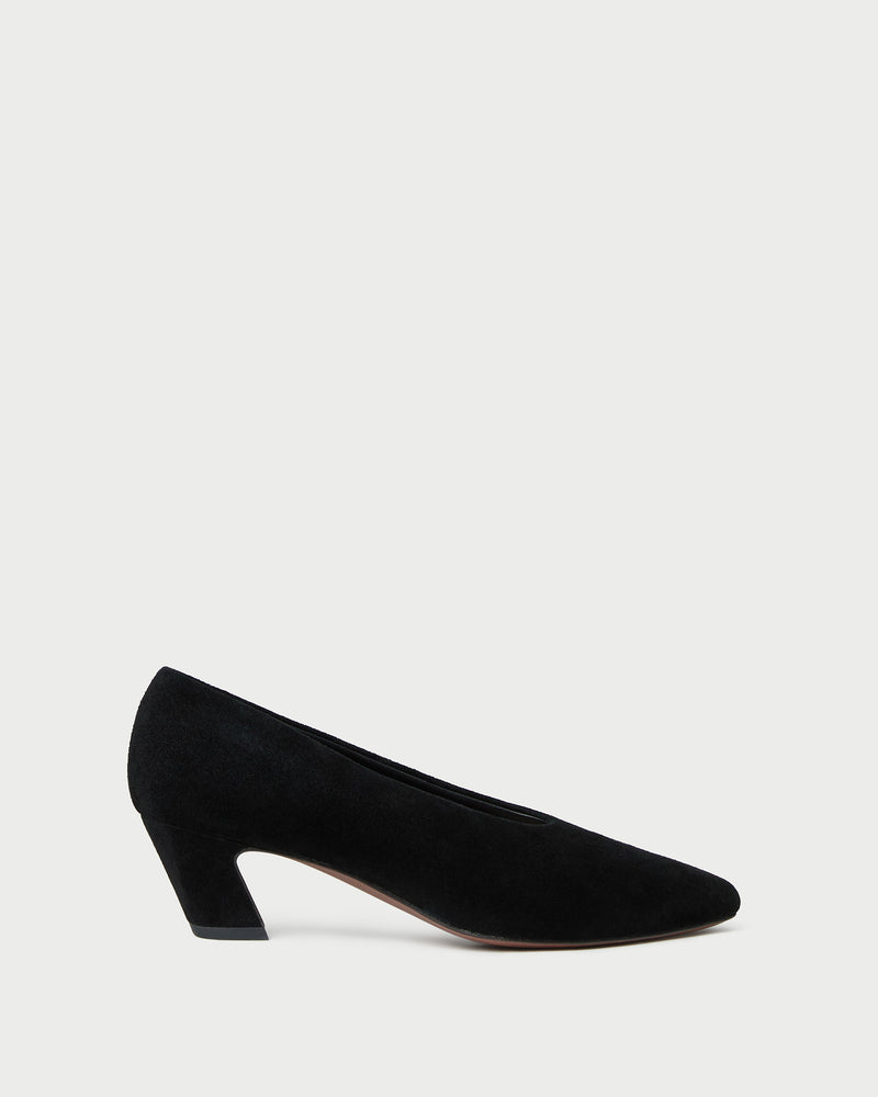 Neive Black Suede Low Pump in black suede.