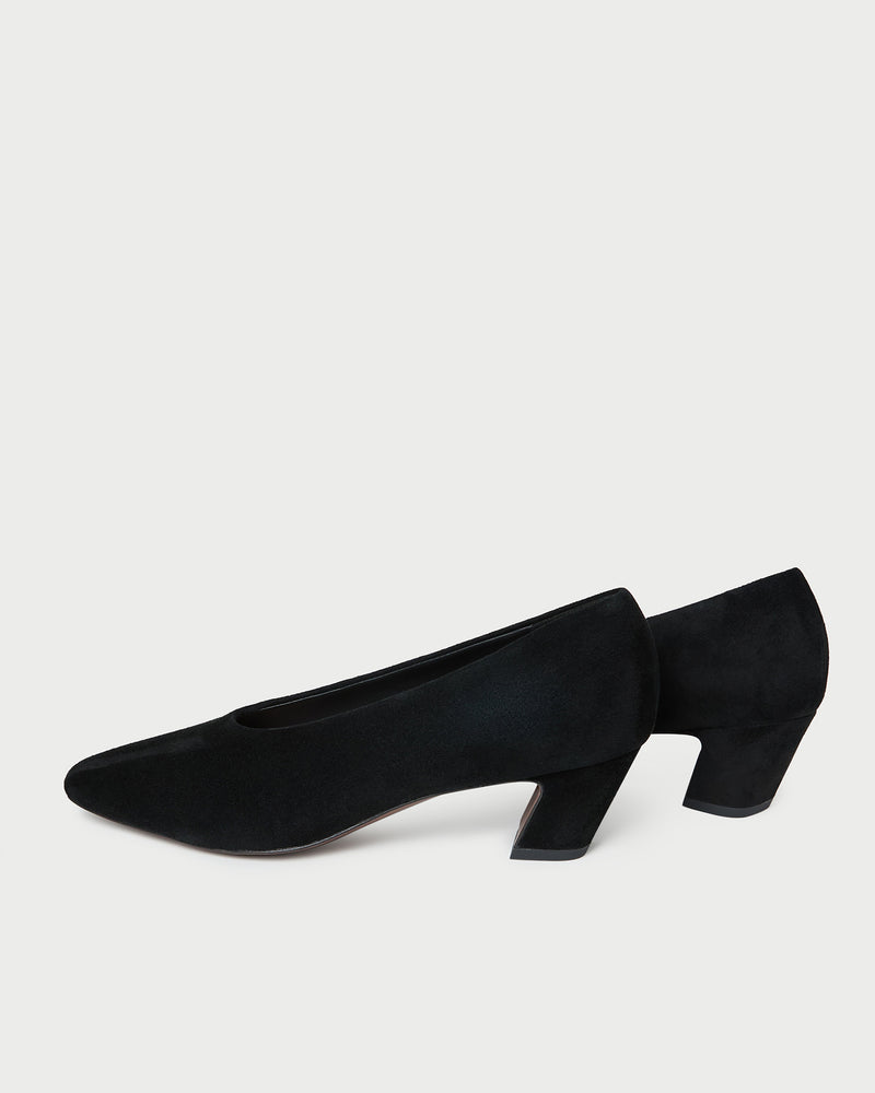 Neive Black Suede Low Pump in black suede.