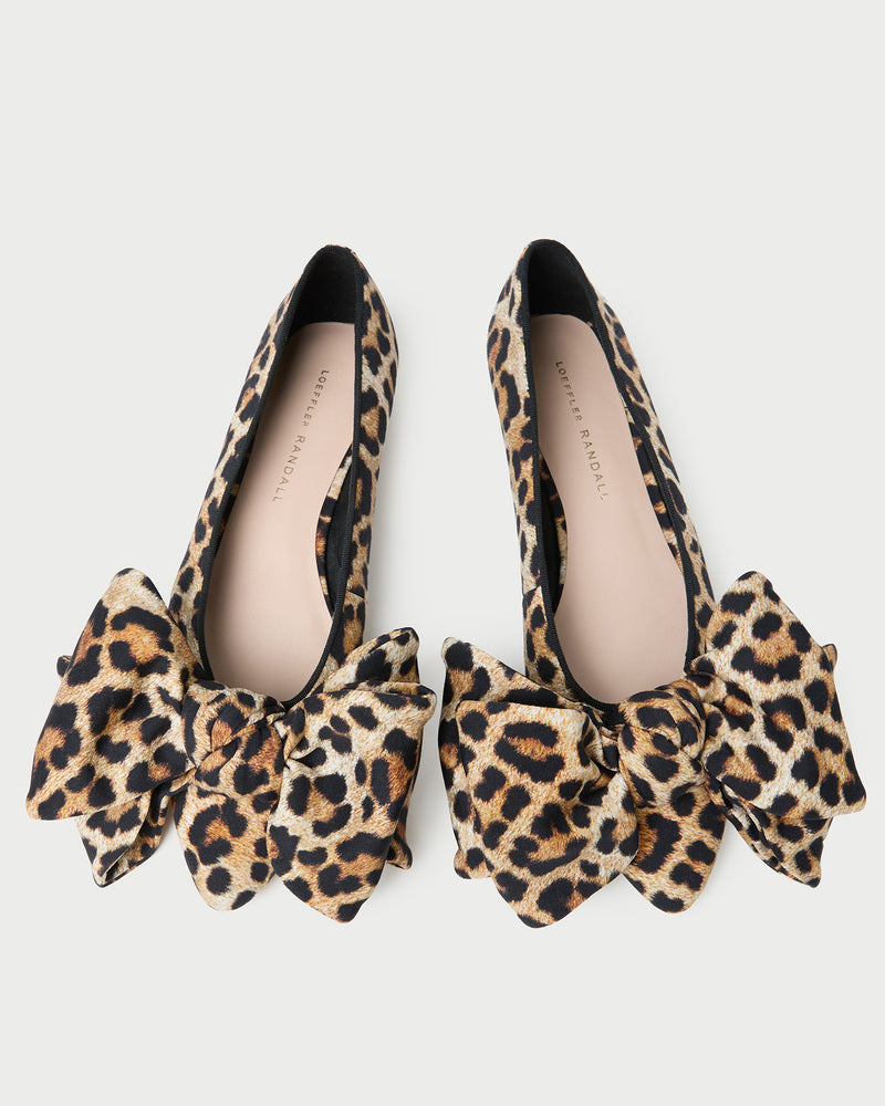 Noa Leopard Jersey Bow Flat in leopard jersey material.