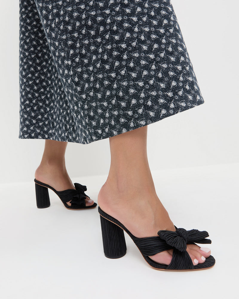 Color: Black