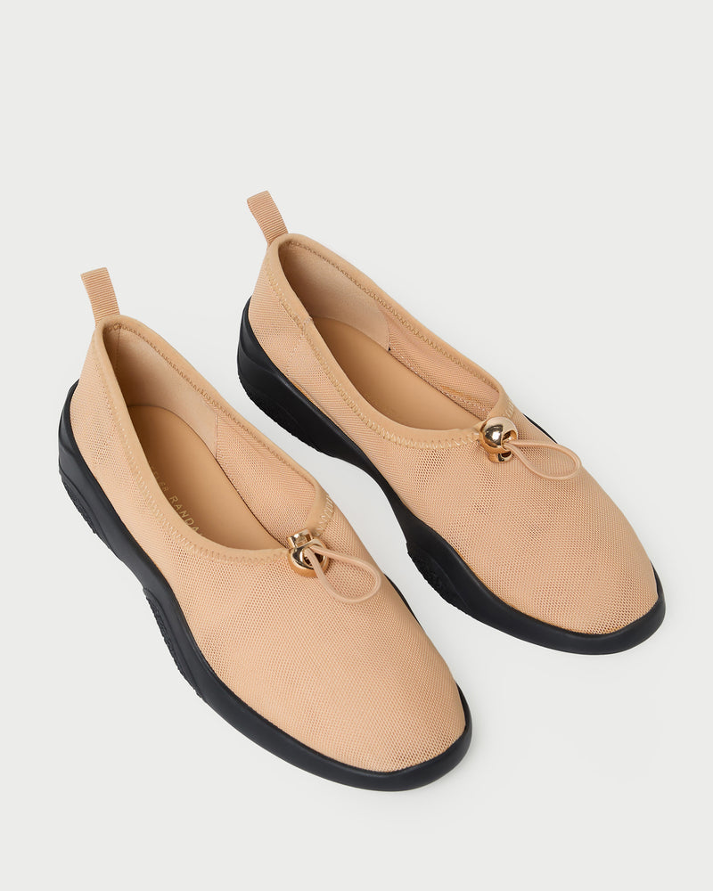 Color: Caramel/Black