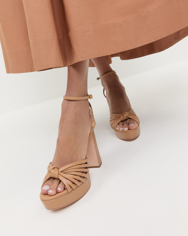 Color: Dune